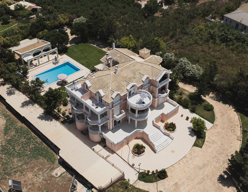 Property building, Day, Bird's eye view, Pool view, Swimming pool