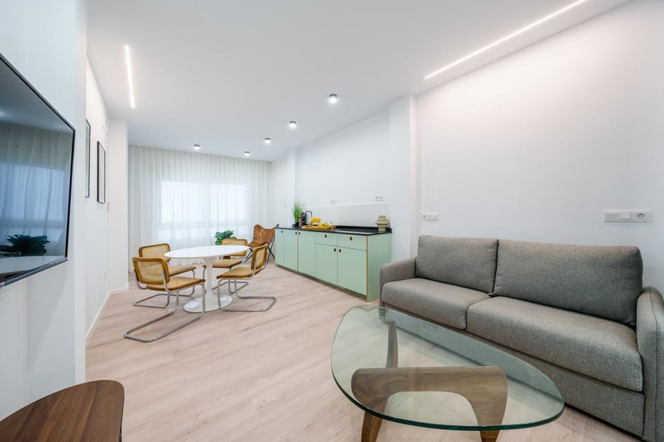 TV and multimedia, Kitchen or kitchenette, Seating area