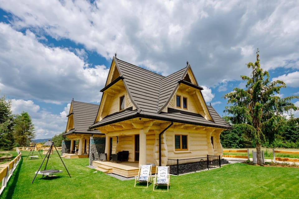 Property building, Day, Garden