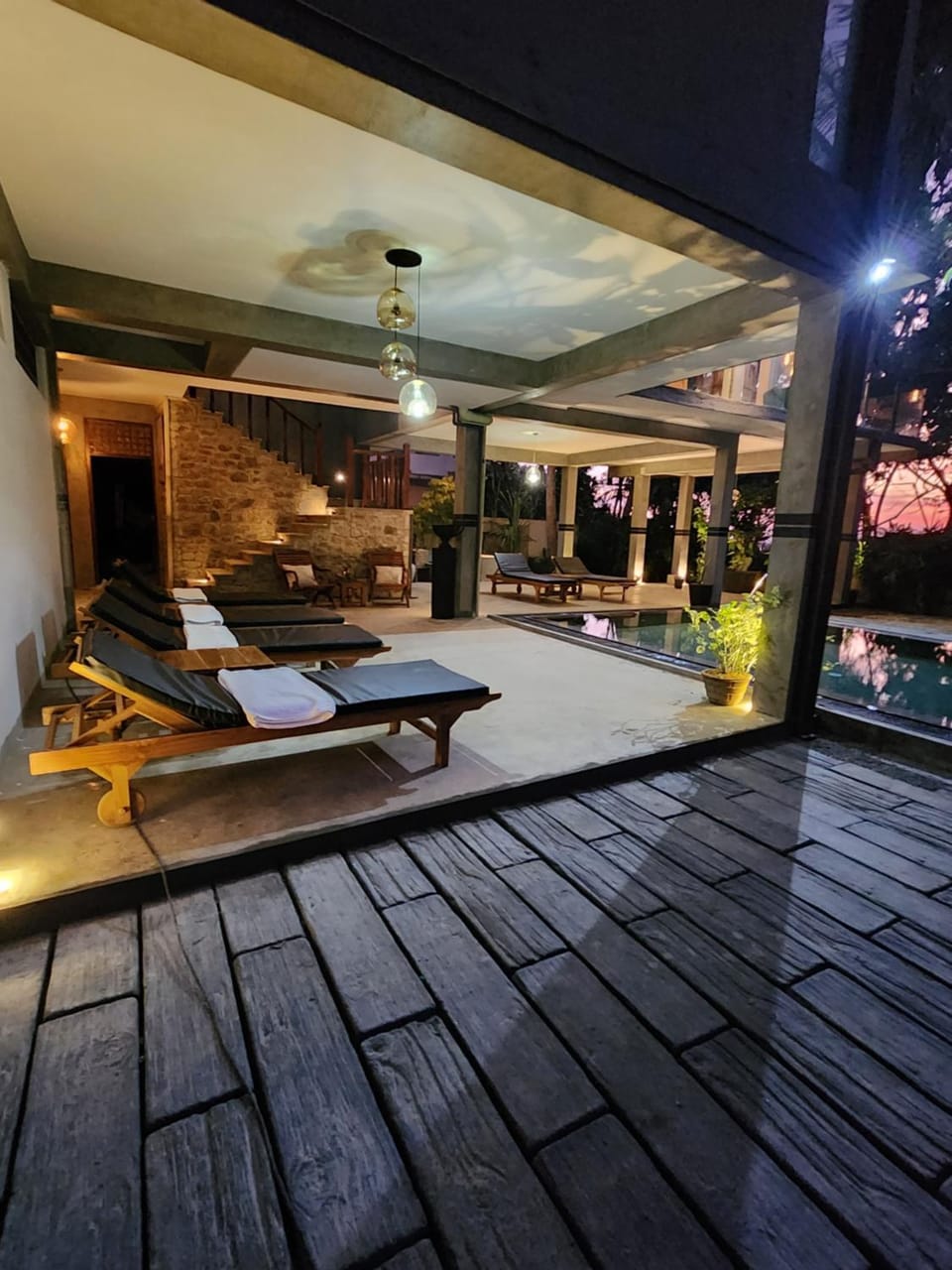 Night, Swimming pool, sunbed