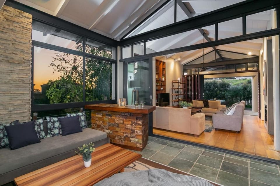 Patio, Day, Balcony/Terrace, Living room, Seating area