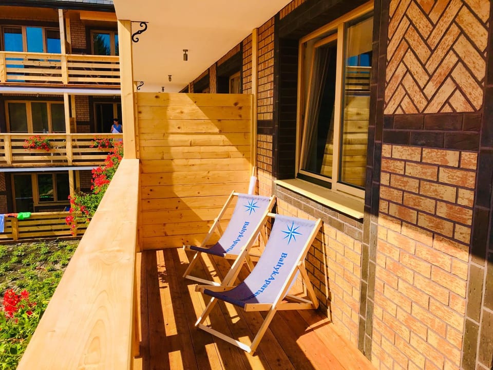 Patio, Day, View (from property/room), Balcony/Terrace, sunbed