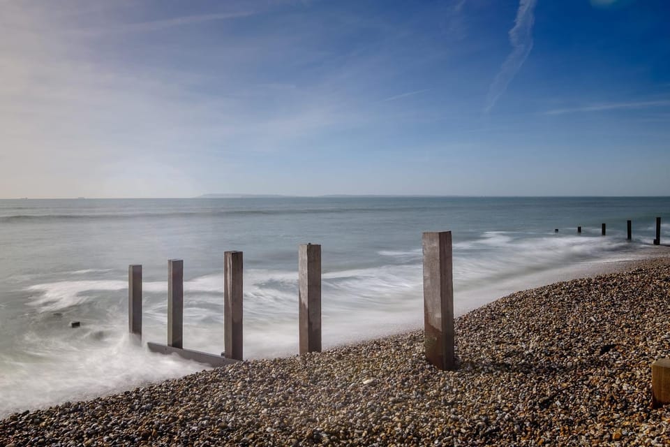 4BR Beach House sleeps 10 - 5 mins walk to the Sea House in West Wittering