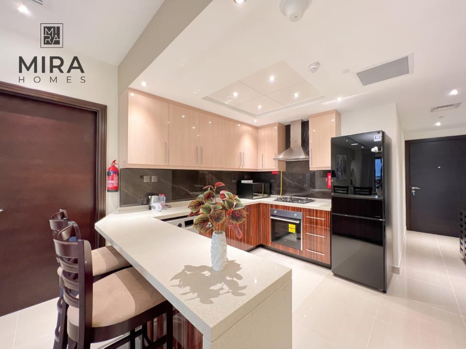 Kitchen or kitchenette, Dining area, minibar