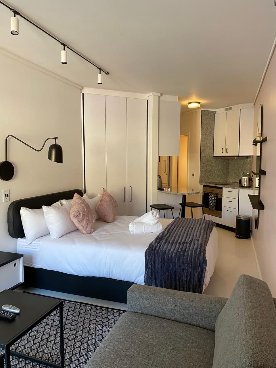 Stay Blissful at The Flamingo Apartment in Sea Point