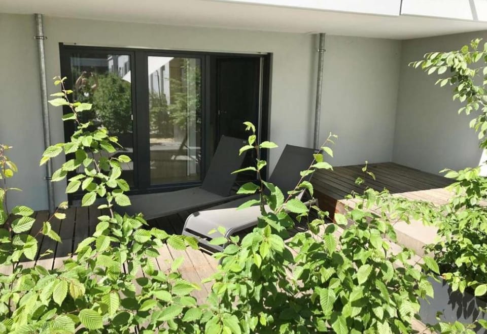 Patio, Spring, Day, Garden, Balcony/Terrace, Balcony/Terrace, Garden view