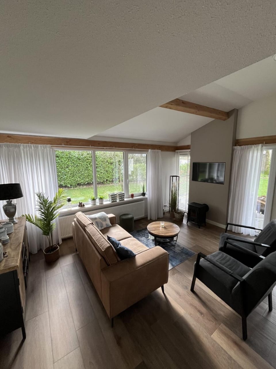 Communal lounge/ TV room, TV and multimedia, Living room