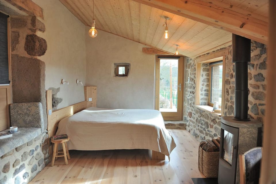 Chambre d'hôtes privative Au creux du nid Bed and Breakfast in Auvergne-Rhône-Alpes