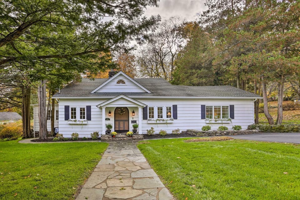 Historic 1800s Cornwall-On-Hudson Cottage! House in Cornwall On Hudson