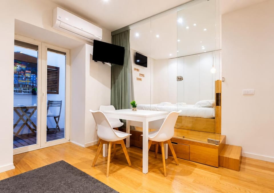 Living room, Bedroom