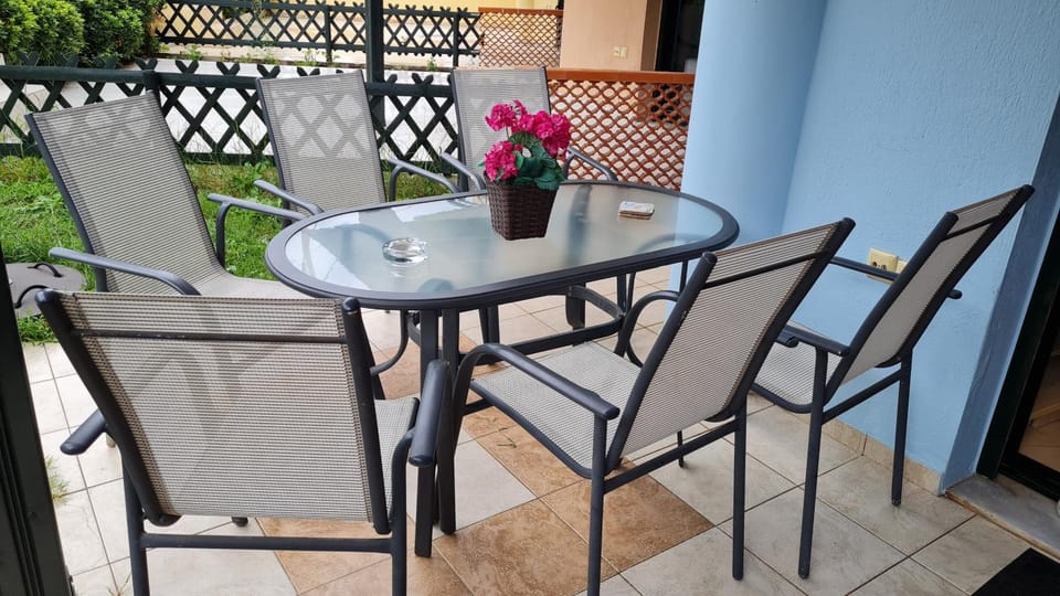 Patio, Balcony/Terrace, Seating area