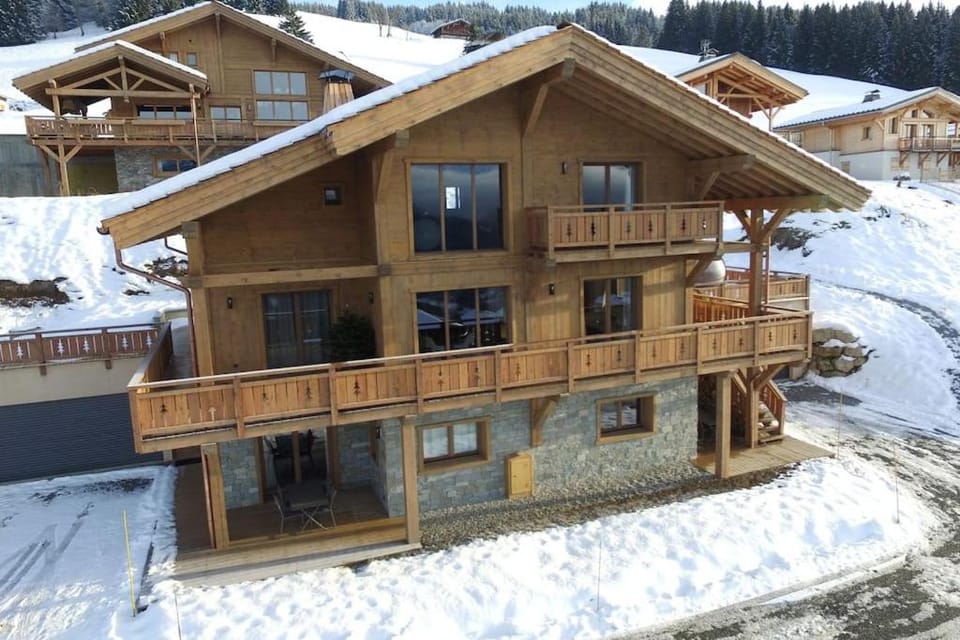 Superbe appartement dans luxueux chalet Mt Charvin Apartment in Notre-Dame-de-Bellecombe