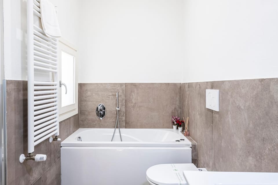 Shower, Bathroom, Bath, towels