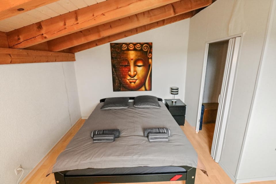 Bed, Photo of the whole room, Bedroom