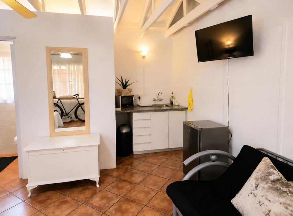 Zhantique Guest House 1- Unit 4 Bed and Breakfast in Gauteng