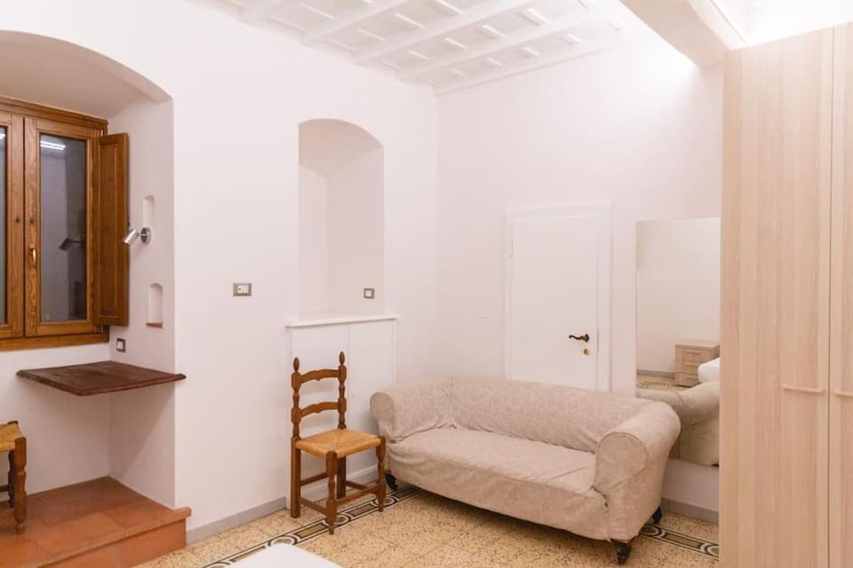 Cozy and Charmin 3BR Apartment Steps By Duomo Apartment in Florence