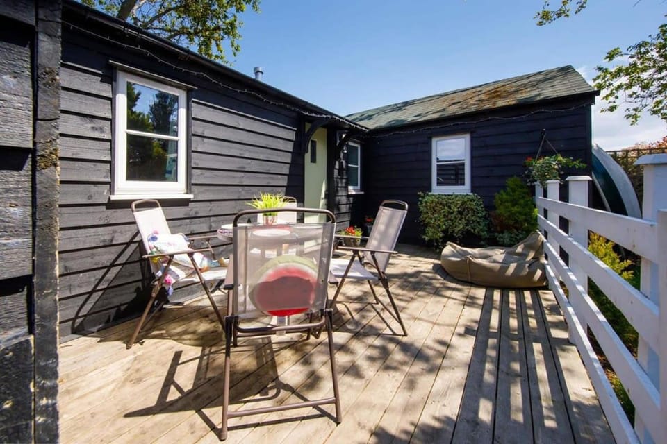 Cosy self-contained annexe in Selsey House in Selsey