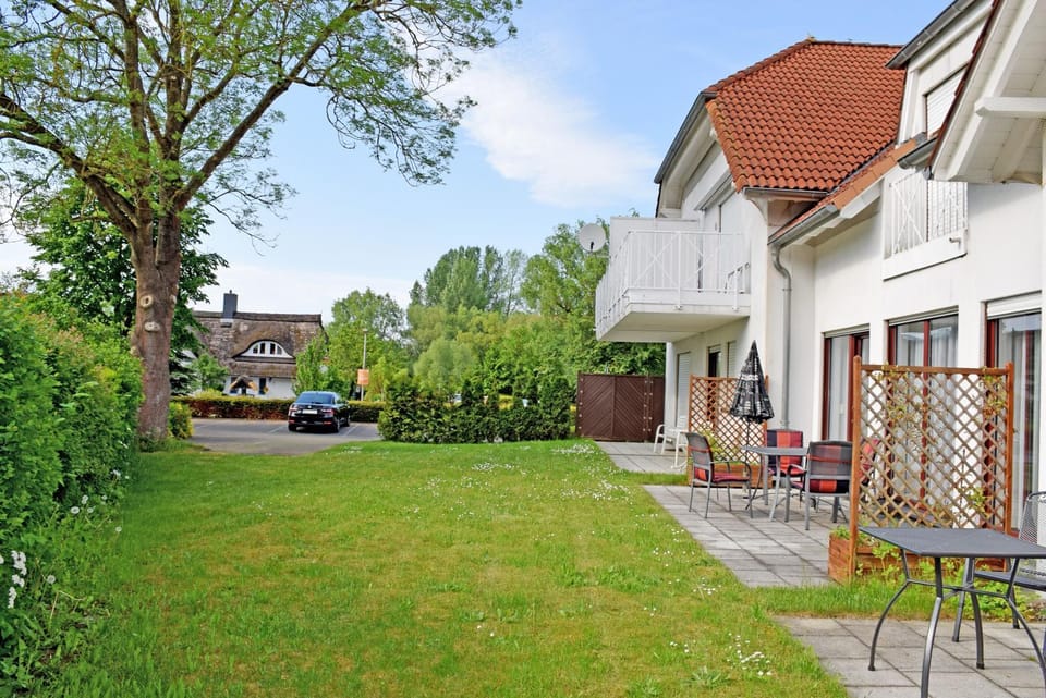 Property building, Patio, Garden, Parking