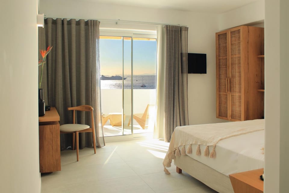 Natural landscape, Photo of the whole room, Bedroom, Sea view