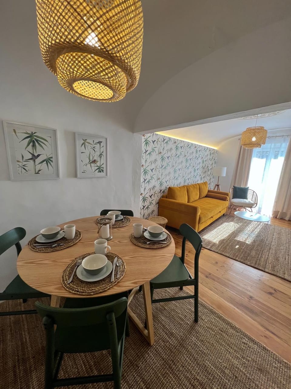Dining area, Diving