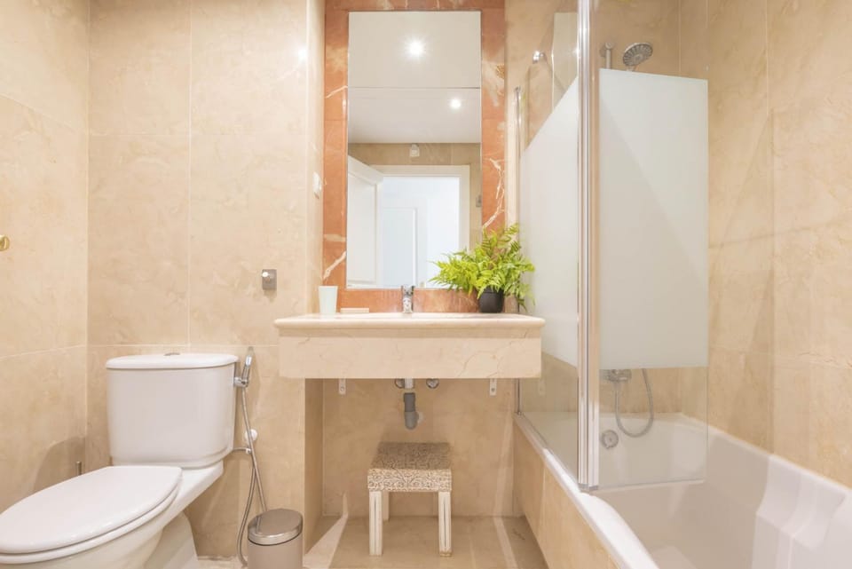 Bed, Bathroom, View (from property/room), Balcony/Terrace, Kitchen or kitchenette, Living room, Bedroom, Sea view