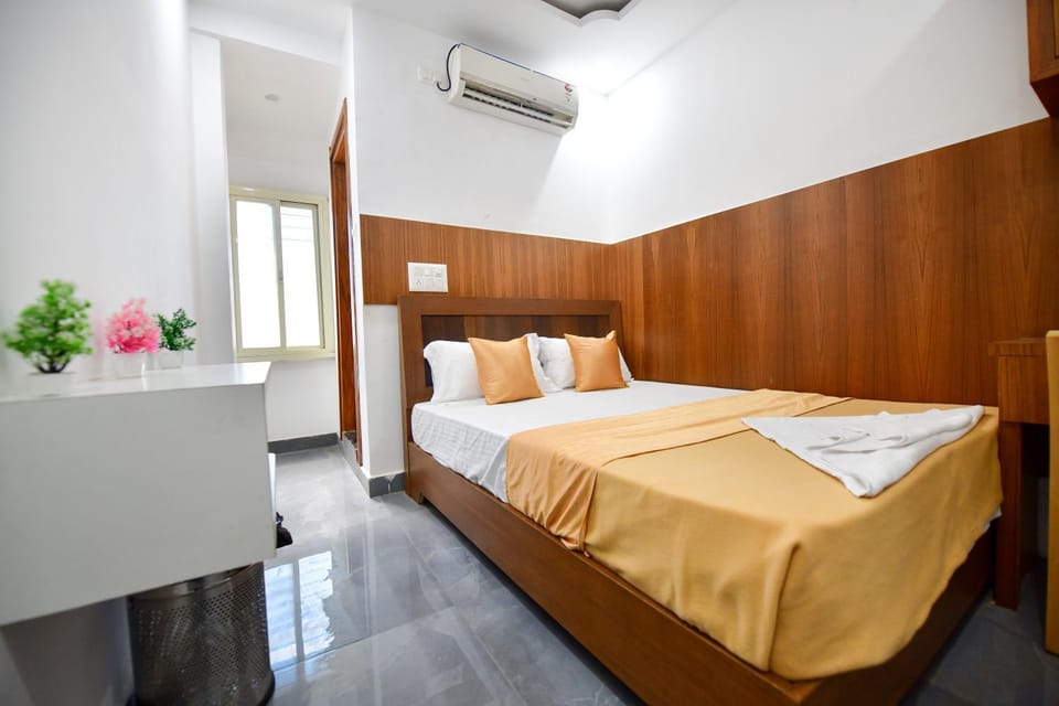 Bedroom, air conditioner