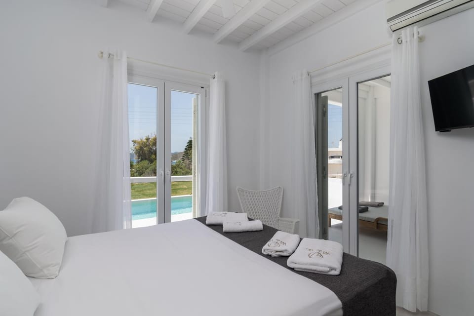 White Villa Milos Villa in Milos