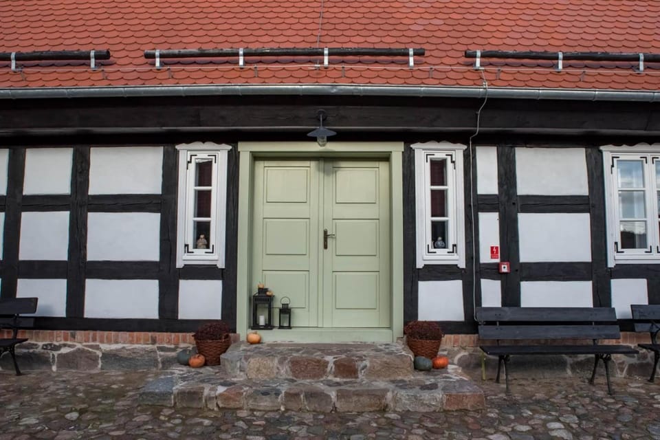 Property building, Facade/entrance