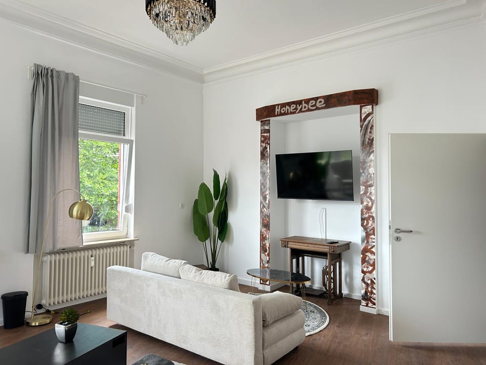 Photo of the whole room, Seating area