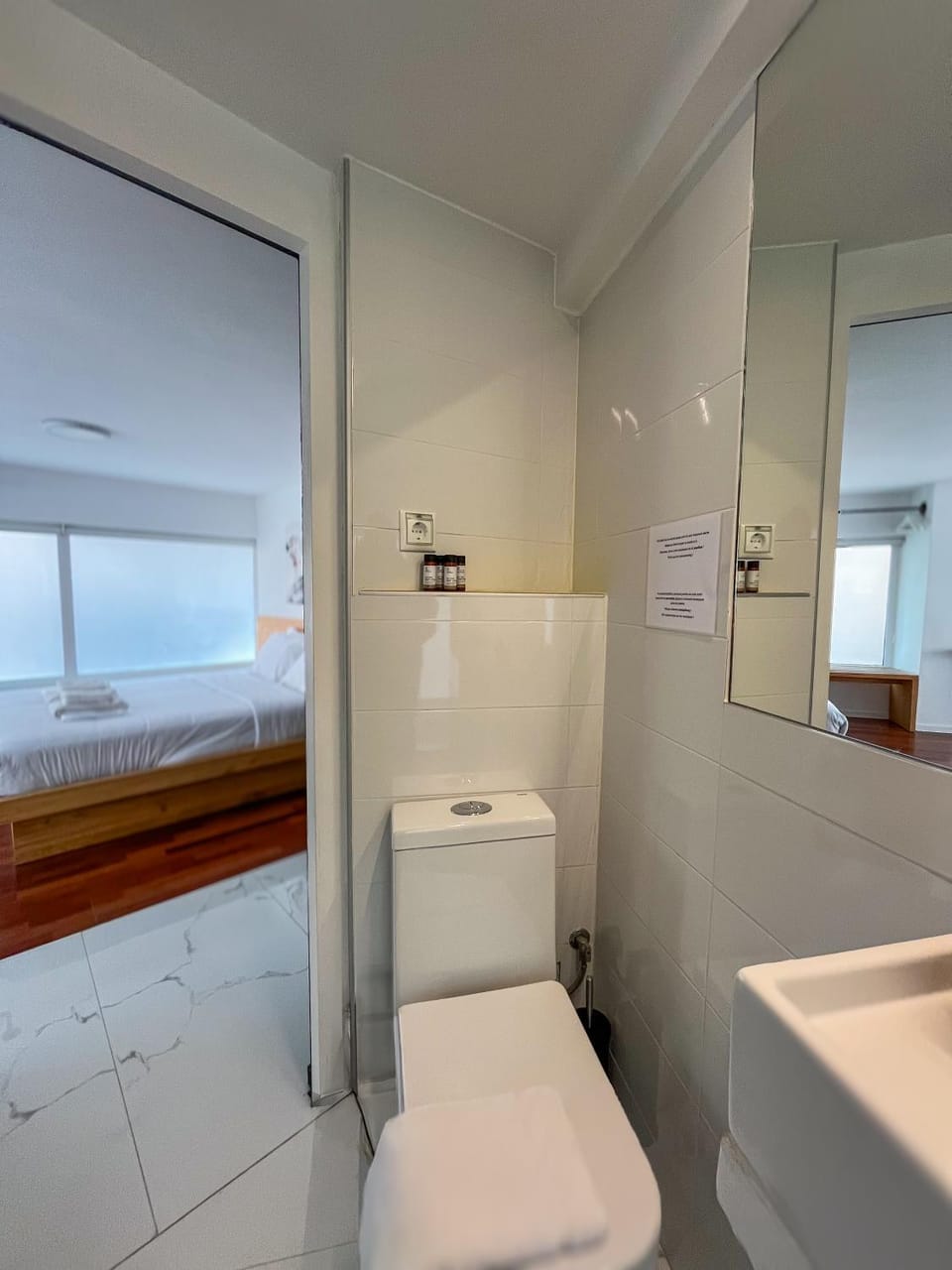 Mosaikon Guesthouses #Aiolou Str Apartment in Athens