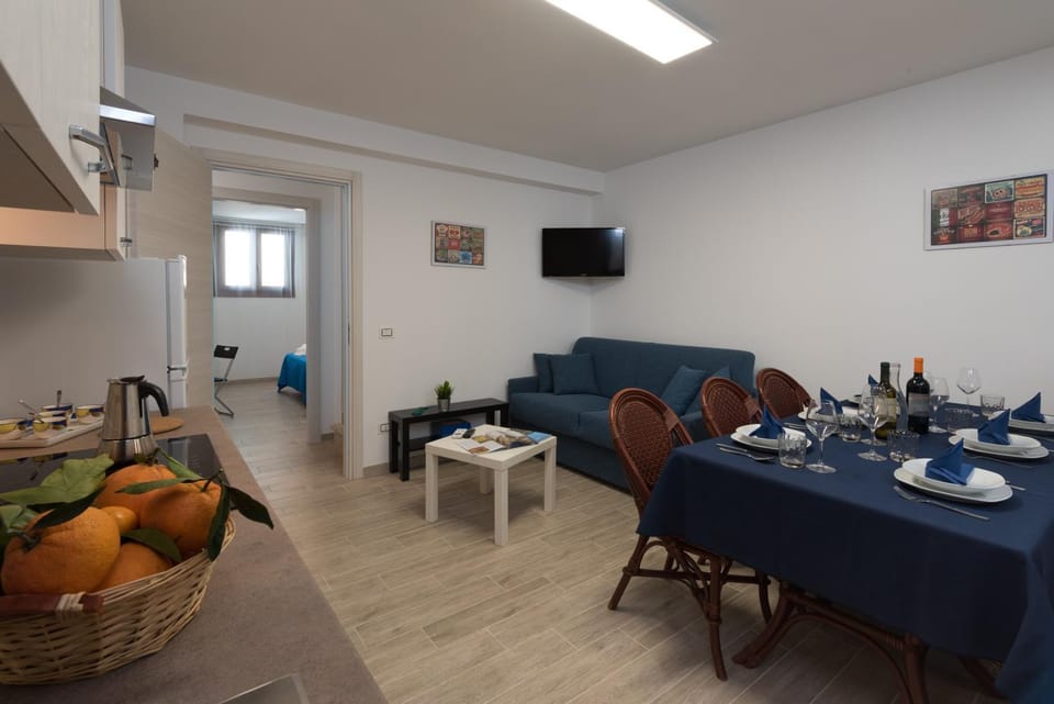 Living room, Dining area