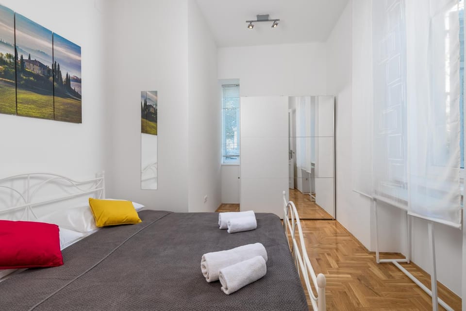 Bed, Bedroom, wardrobe
