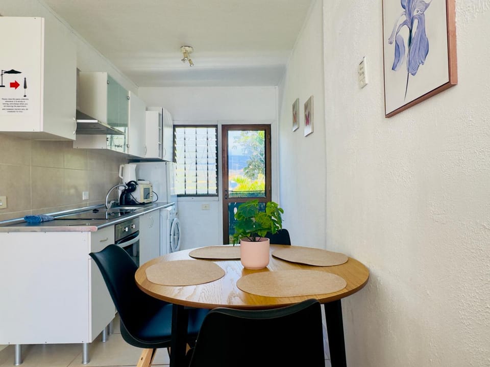 Kitchen or kitchenette, stove, stove, kitchen