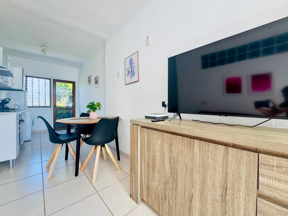 Communal lounge/ TV room, TV and multimedia
