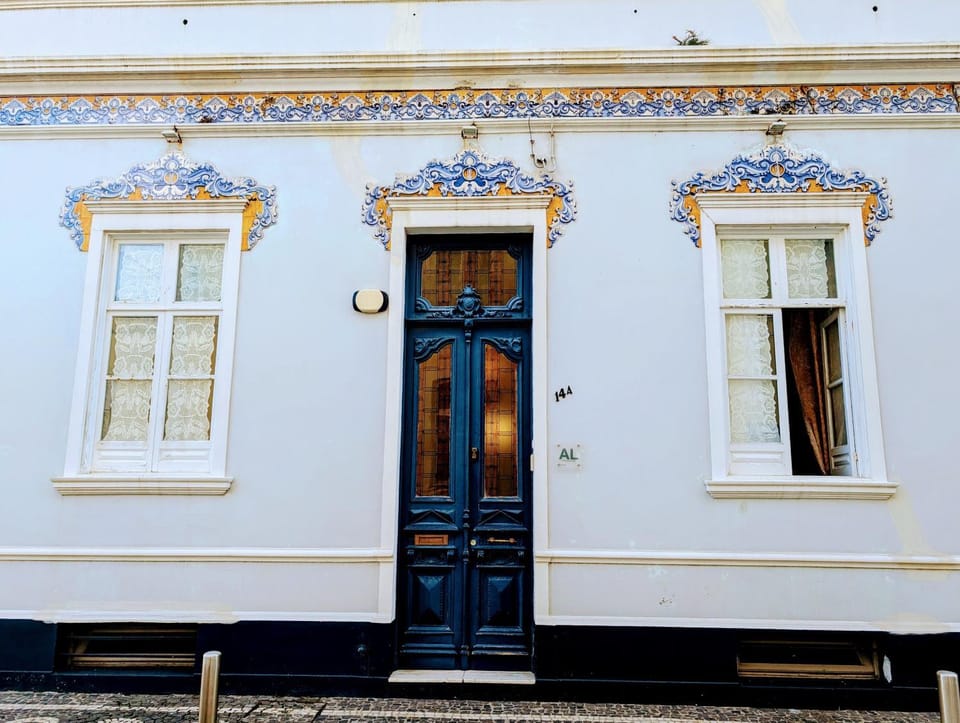 Facade/entrance, Internal: Not applicable to any particular room