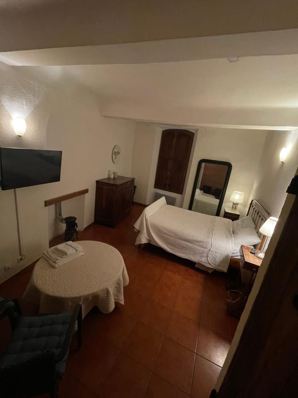 TV and multimedia, Photo of the whole room
