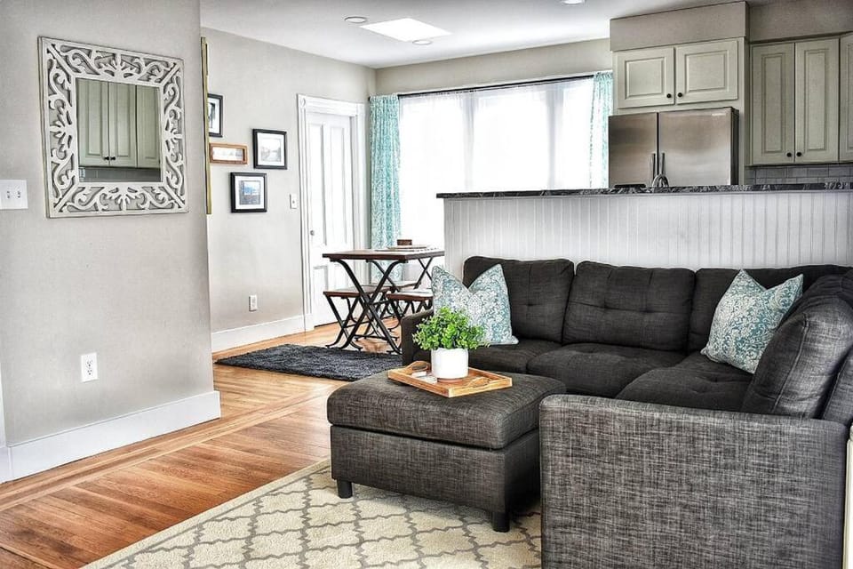 The Peaceful Puffin Apartment in Newport