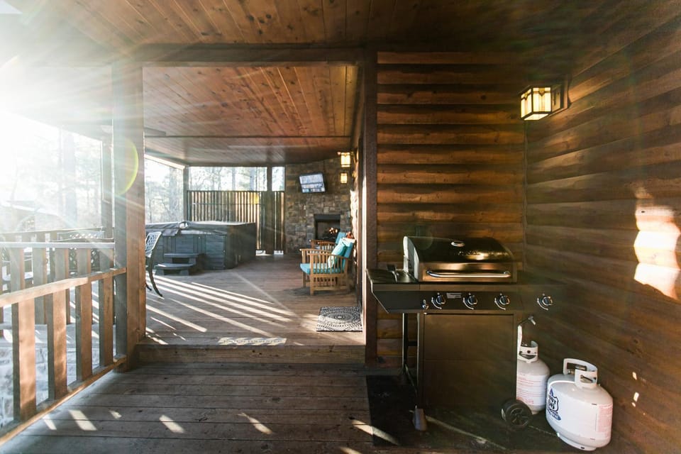 Nik's Nest 2 Bdrm, 2 Bath, Hot tub, Fireplace, 1Story, Fire Pit, Horseshoes House in Oklahoma