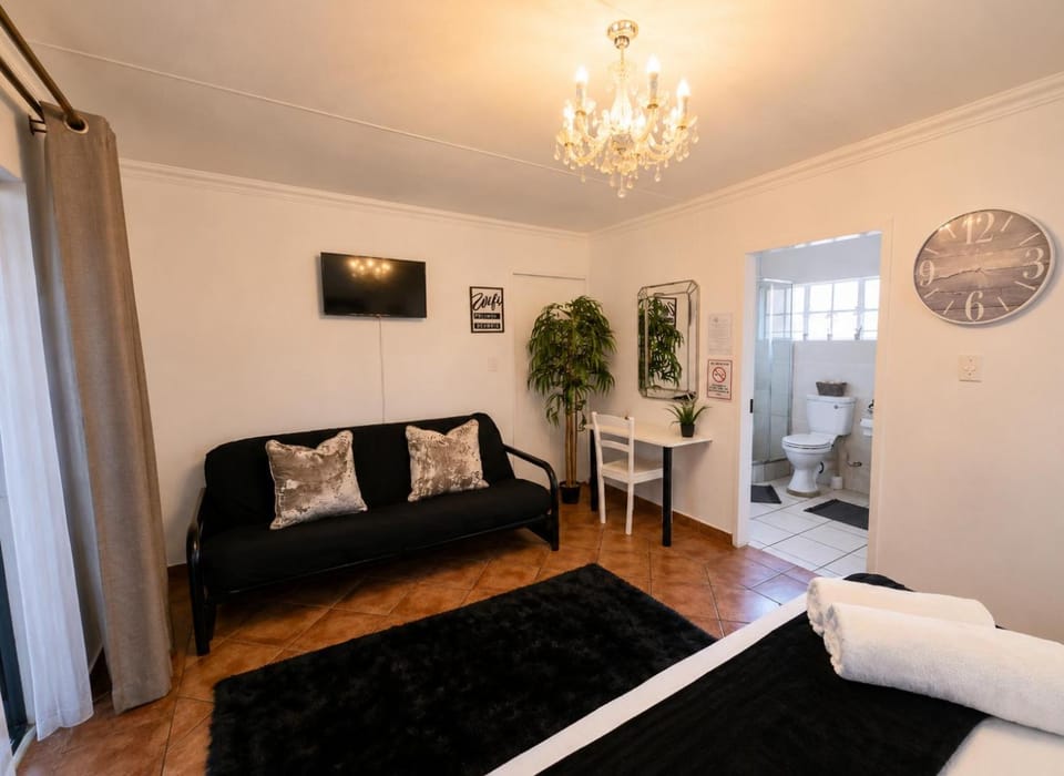 Zhantique Guest House 1- Unit 5 Bed and Breakfast in Gauteng
