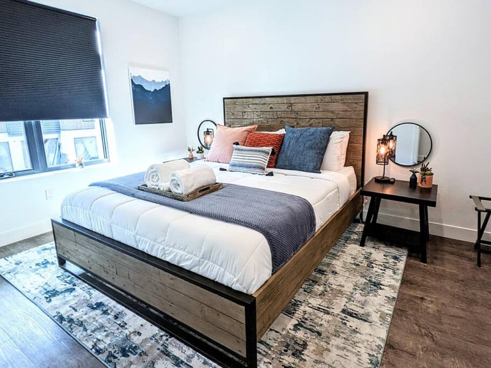 HostWise Stays - The River West - Hot Tub, Parking, Fire Pit, and more House in Silverthorne