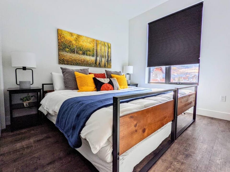 HostWise Stays - The River West - Hot Tub, Parking, Fire Pit, and more House in Silverthorne