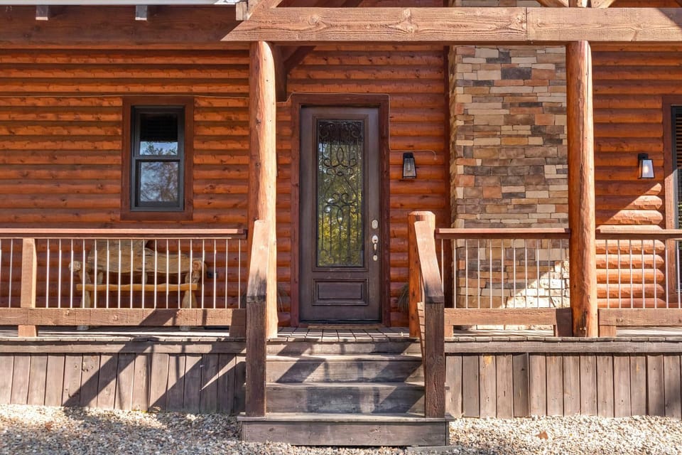 Amethyst Moon, Loft, Wrap Around Porch, Hot Tub, Fireplaces, Free Firewood House in Oklahoma