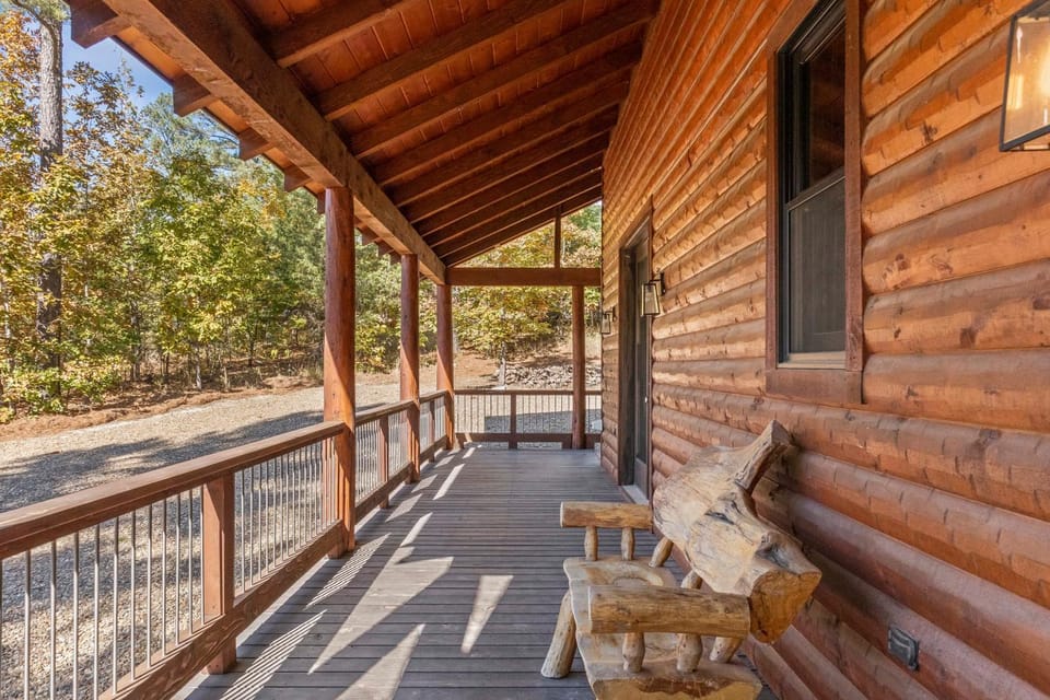 Amethyst Moon, Loft, Wrap Around Porch, Hot Tub, Fireplaces, Free Firewood House in Oklahoma