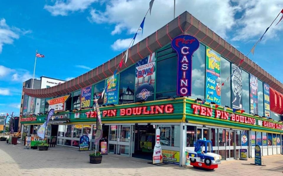 Bowling, Game Room