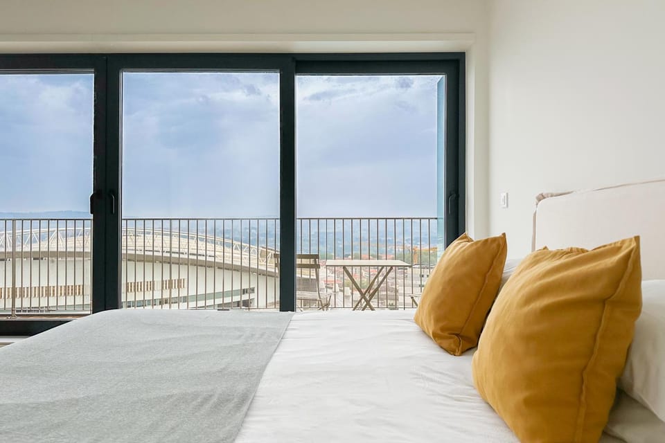 Bed, View (from property/room), Balcony/Terrace, Photo of the whole room, Bedroom, City view, Garden view, Landmark view, Pool view, Quiet street view, Inner courtyard view, air conditioner