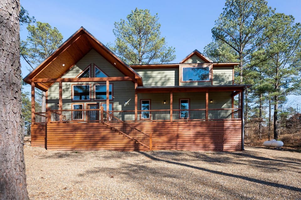 Brand New Sunrise Retreat 2 Bedroom Sleeps 8, 2 Decks, Hot Tub, Firepit House in Oklahoma