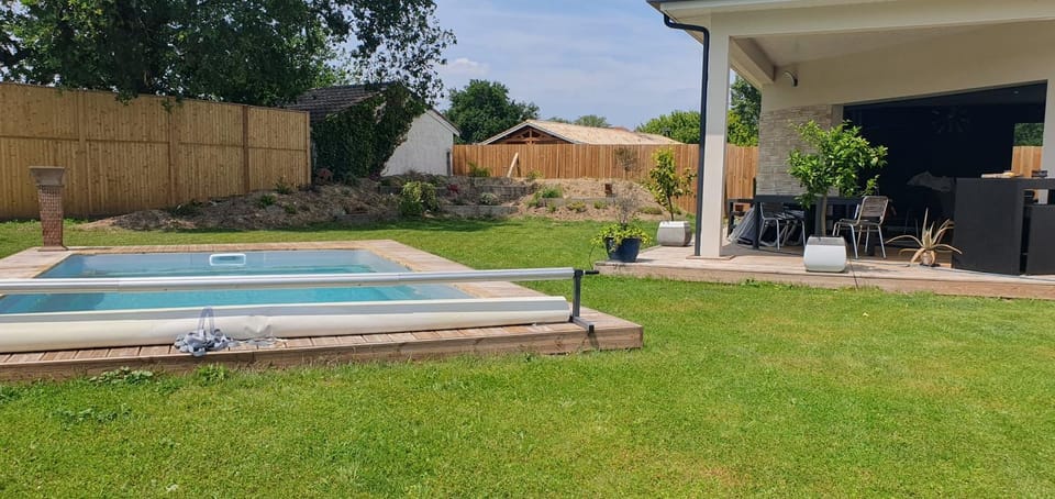 Garden, Swimming pool