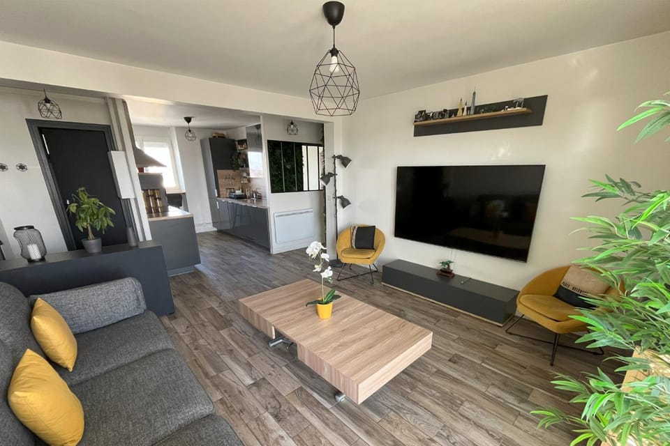 TV and multimedia, Living room, Seating area