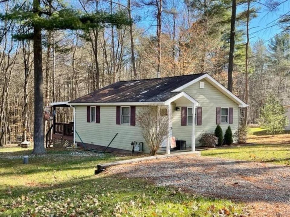 Cozy Cottage near Cook Forest Park, ANF Country House in Allegheny River