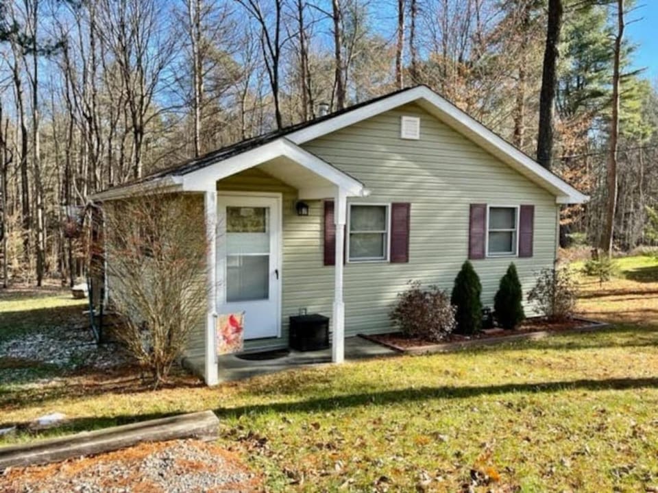 Cozy Cottage near Cook Forest Park, ANF Country House in Allegheny River